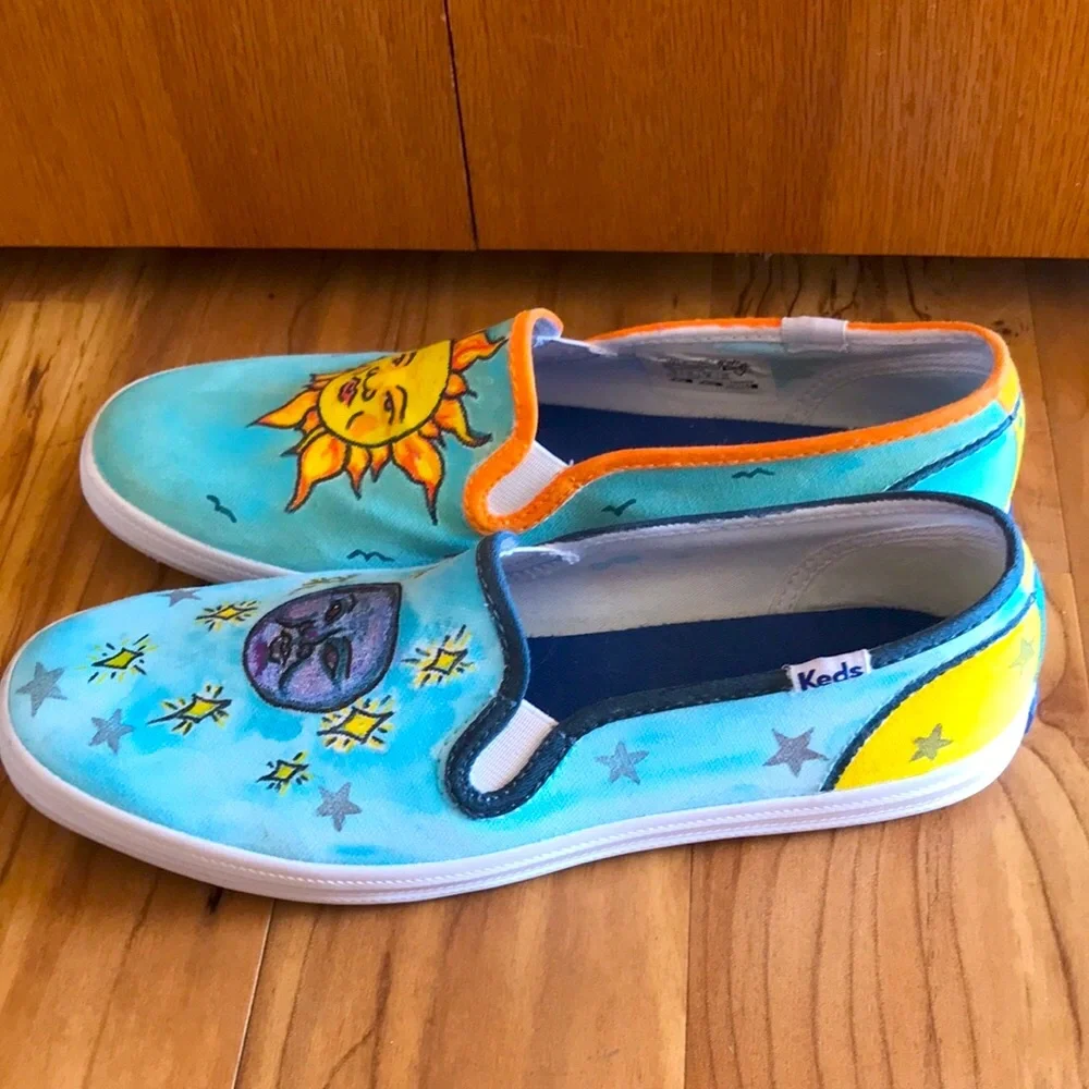 Keds size 7-1/2 7.5 hand painted Dreamfoam duck sneakers blue stars sun moon EUC